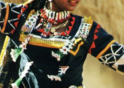 Rajasthan 2001, Tänzerin aus Ajmer, Shilpgram