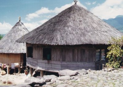 Flores 1993, Ruteng, Rumah adat