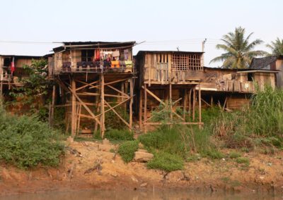 Kambodscha 2013, Hütten am Fluss Sangker